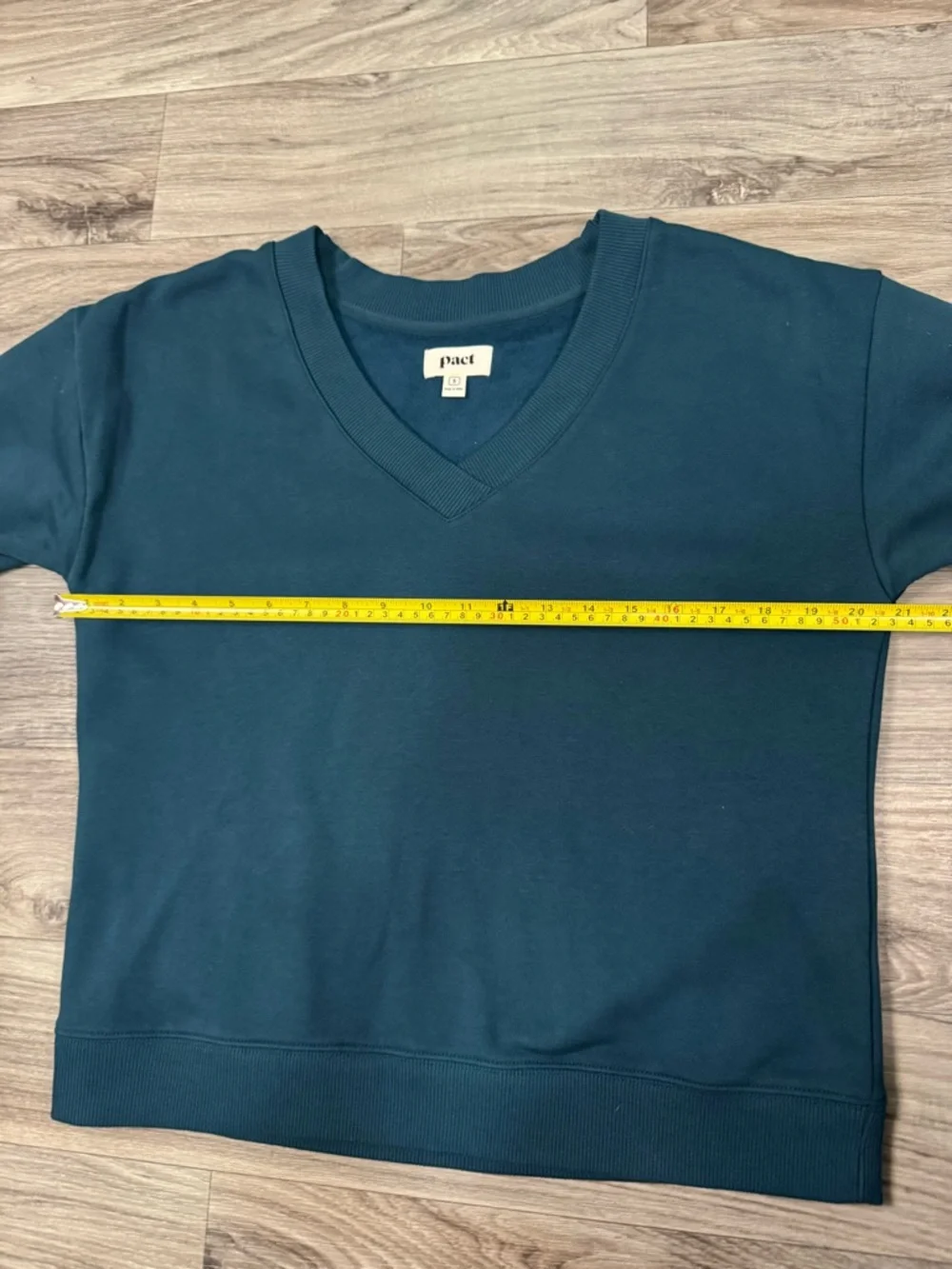PACT Women's Courtside V-Neck Sweatshirt in Celestial Green Size Small